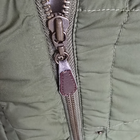 Eddie Bauer Green Down Vest - Picture 7 of 8